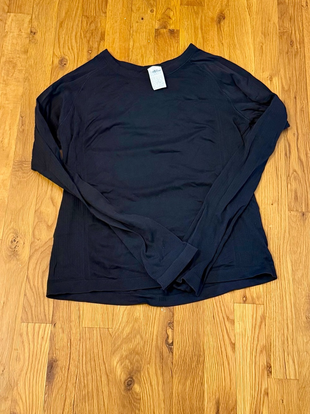 Old Navy Black Long Sleeve Go-Dry Women’s Activewear Top